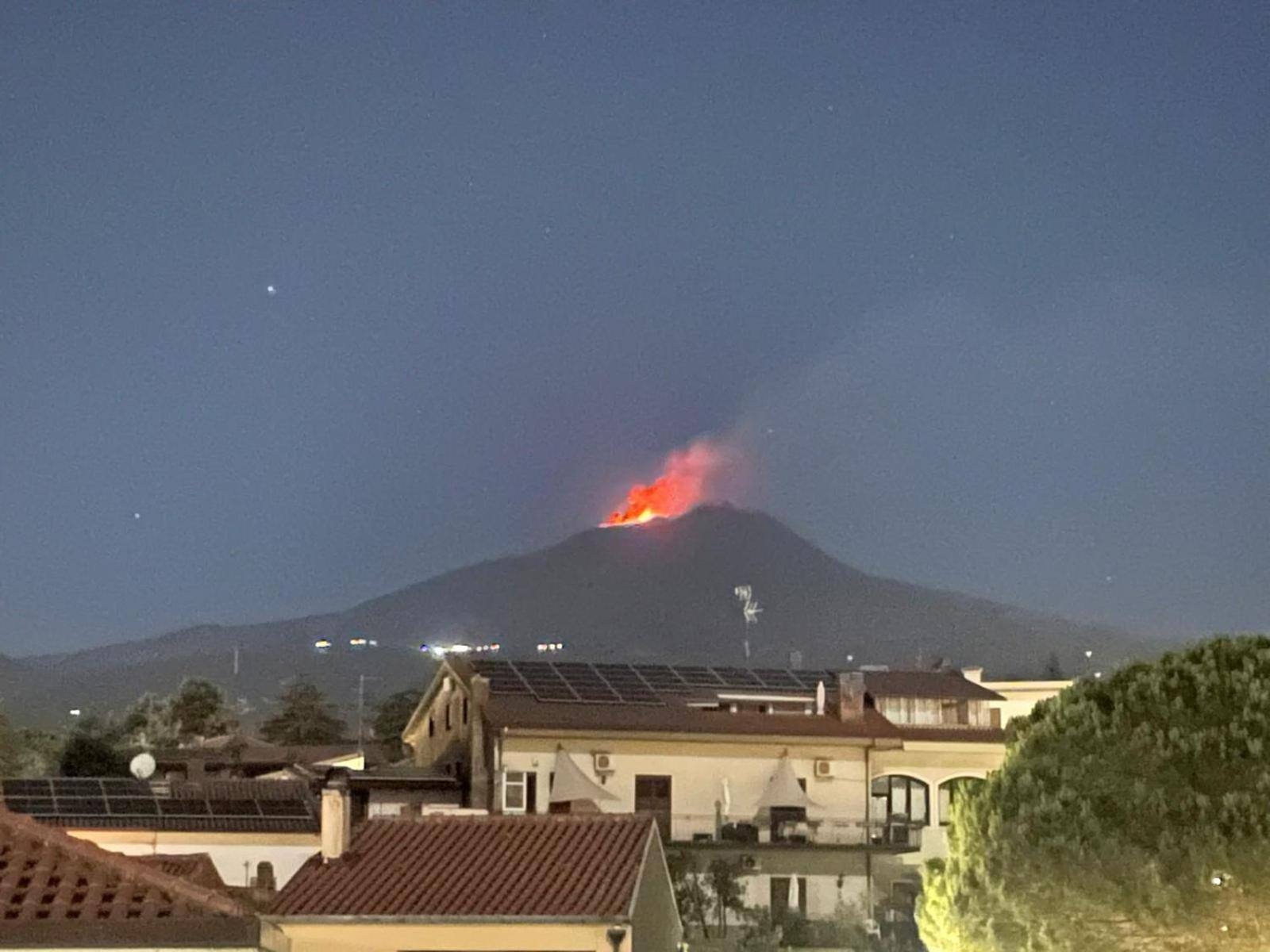 לינה וארוחת בוקר ניקולוסי La Dama Dell'Etna מראה חיצוני תמונה